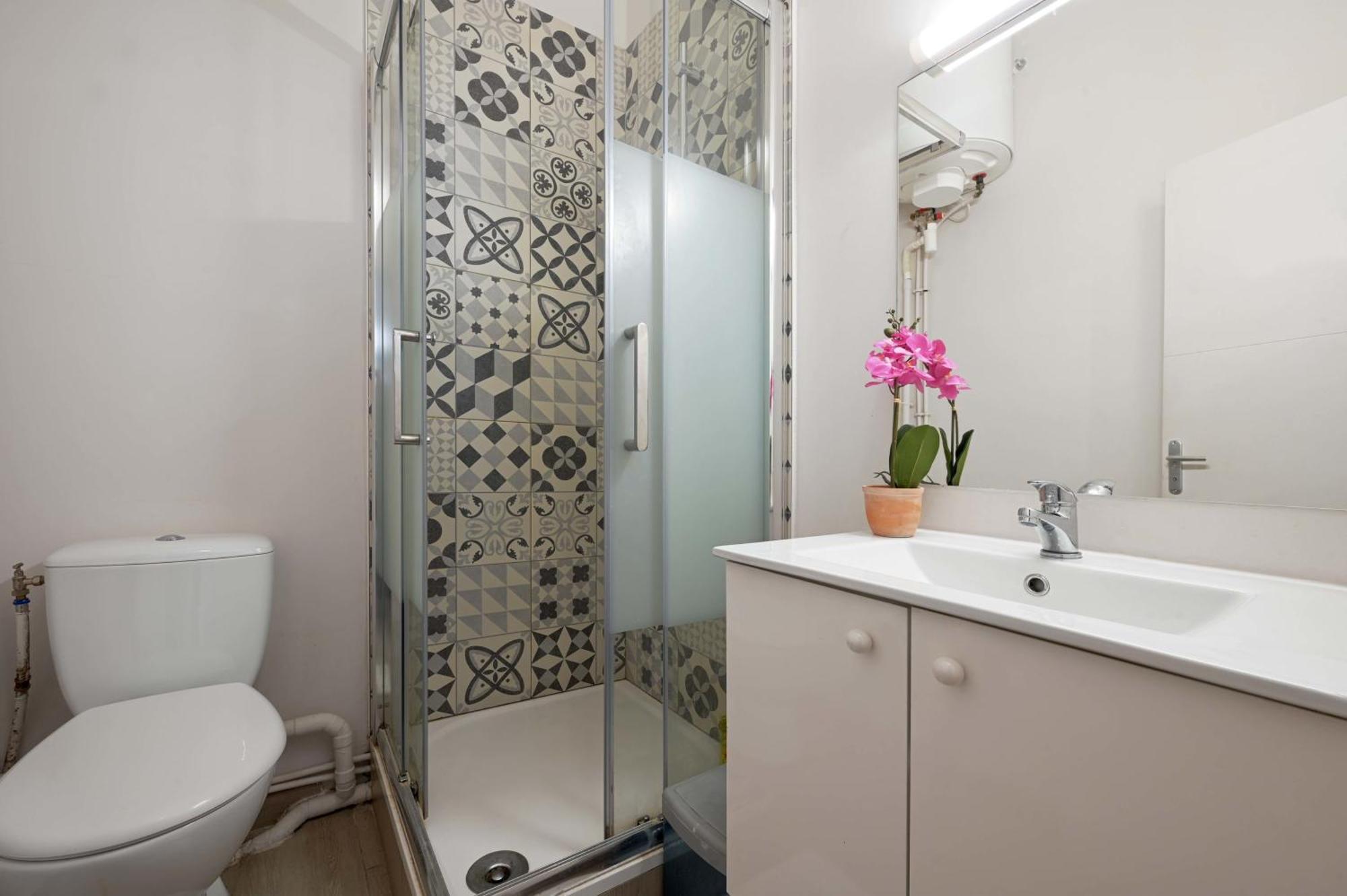 Апартаменты 2 Bed Modern Fully Furnish Flat,Close To Buttes Chaumon Park Париж Экстерьер фото